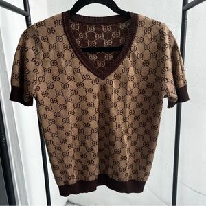 Monogram All Over Print Shirt Brown Sweater Women's V-Neck Cap Sleeve Knit Sz M